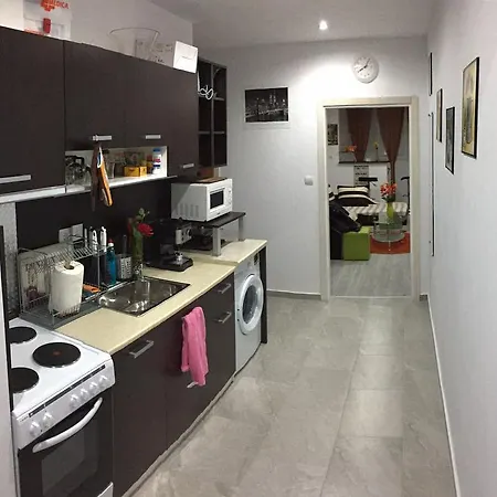 Evrohostelmoc 1 *